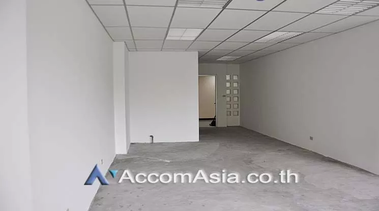 7  Office Space For Rent in Ploenchit ,Bangkok BTS Chitlom at Piya Place AA16012